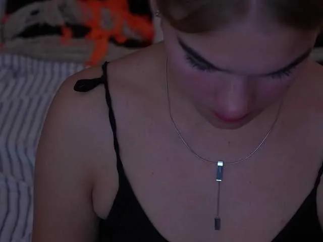 AlinaLemon from BongaCams