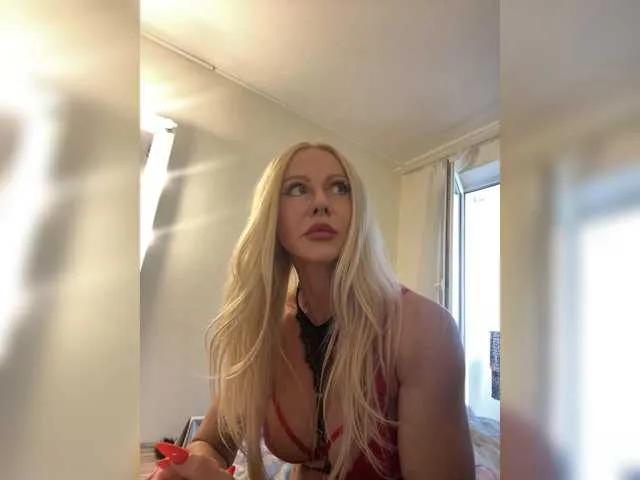 Watch ALISE8881, she wants to masturbate for you ALISE8881 from BongaCams