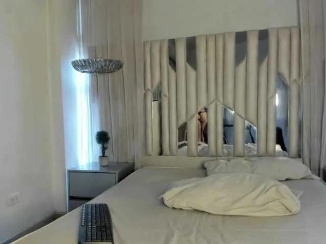 Watch CandySayss, she wants to masturbate for you CandySayss from BongaCams