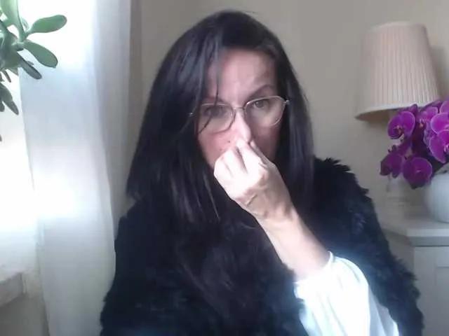 HelenSHOW1 from BongaCams