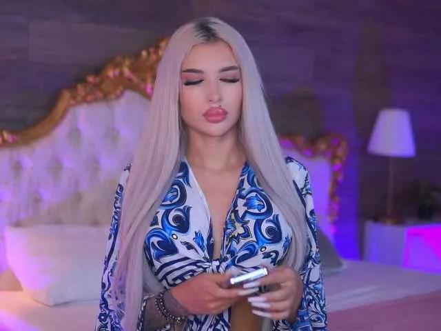 JuicyJessye from BongaCams