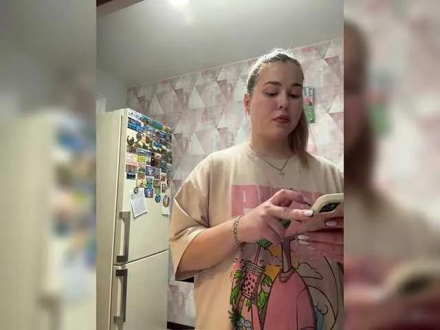 KateMid from BongaCams