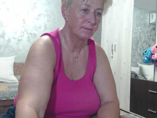 Try sweet slut LovePinkLilli LovePinkLilli from BongaCams