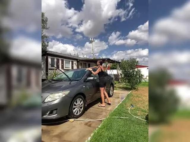 MilkaMilfMilka from BongaCams