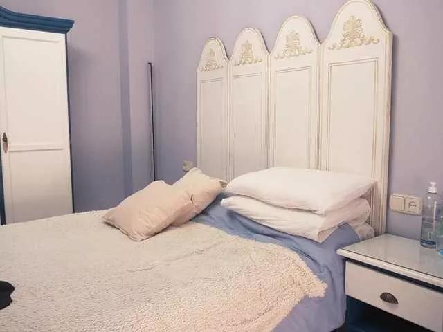 new1dee from BongaCams