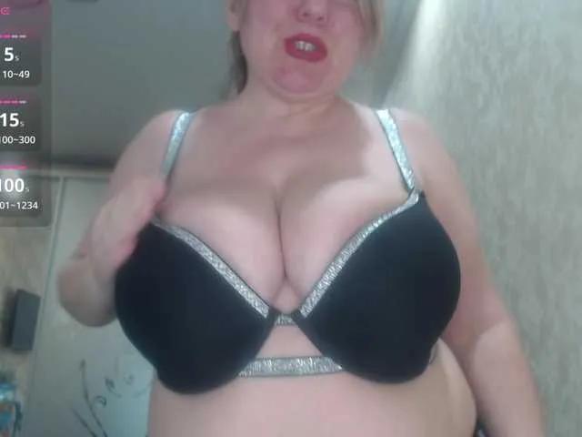 Masturbate to slutty model Spinners Spinners from BongaCams