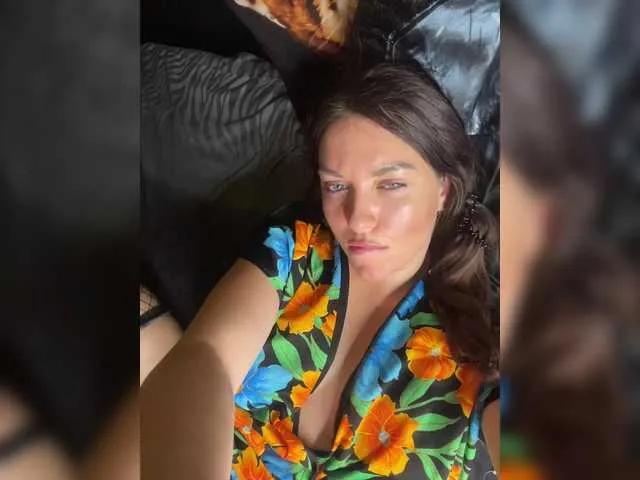 Discover Vishenkakiss, she wants to masturbate for you Vishenkakiss from BongaCams