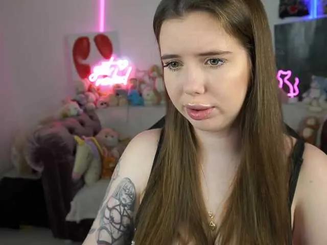 Watch sweet camslut YourSecretDesire YourSecretDesire from BongaCams