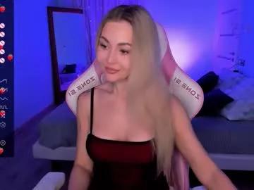 adeleroberts from Chaturbate