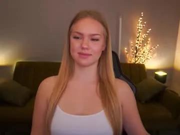 Masturbate to sweet performer Celestenoirr celestenoirr from Chaturbate