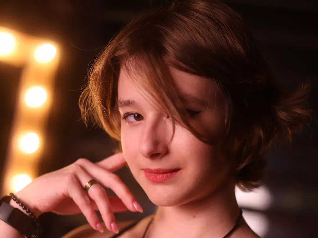 SilvaTailin from LiveJasmin