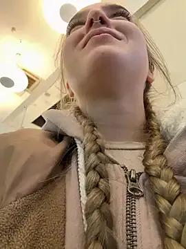 bambi_lu from StripChat