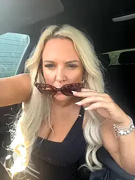 Bustyblondebabe32 from StripChat