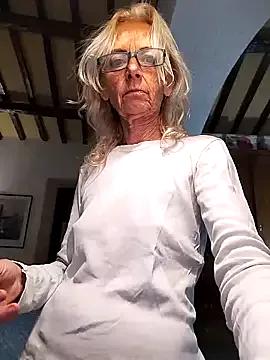 clarabell4 from StripChat