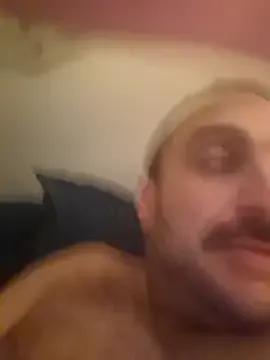 CloudyMuscleBeefy from StripChat