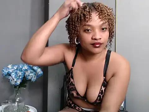 CREAMYCUPCAKExxx from StripChat
