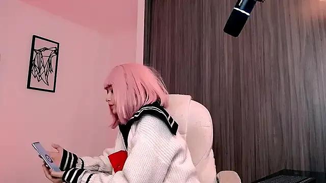 EmuOtori from StripChat