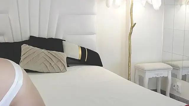 JennaClover from StripChat