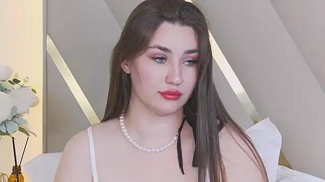 KiraBarlows from StripChat