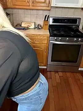 LittleMissEeve from StripChat