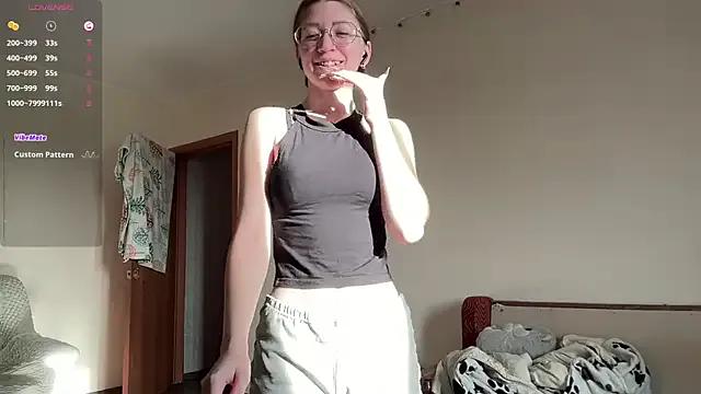 MargarettNewbie from StripChat