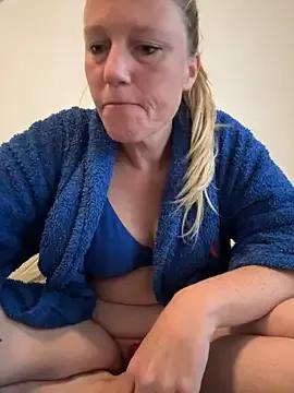 MoniqueLaFee from StripChat