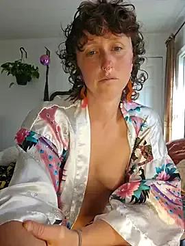 mossy_kiss from StripChat