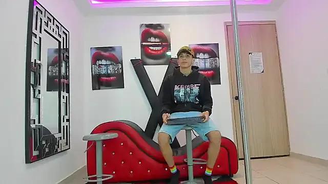 Masturbate to sexy model RED_EMPIRE RED_EMPIRE from StripChat