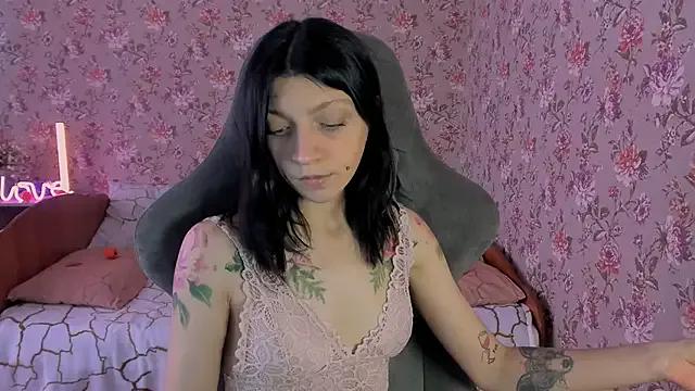 Explore Roselolly, she wants to masturbate for you roselolly from StripChat