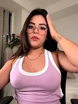 Sara-Evans from StripChat