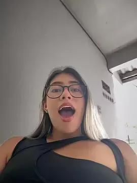 sara_calderon from StripChat