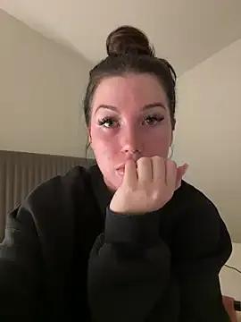 summermc_xx from StripChat