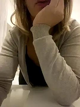 Veryvery30 from StripChat