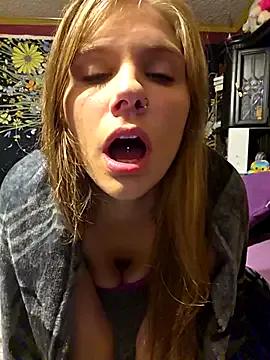 xXKnifeRiderXx from StripChat