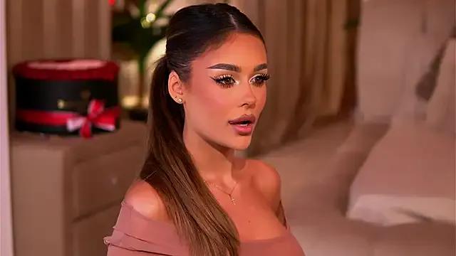 Masturbate to StripChat's YasmineShaw YasmineShaw from StripChat