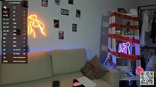 ZoniaEsshaki from StripChat